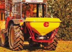 Abonadora '1000Kg'  COSMO PDHV800 + suplemento 1000