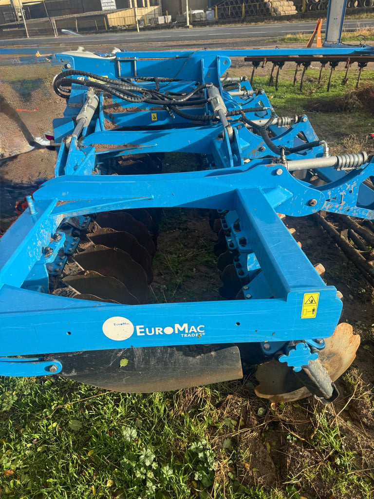 Grada rápida de discos - USADA - EUROMAC TRADERcon un ancho de trabajo aproximado de 4 metroS