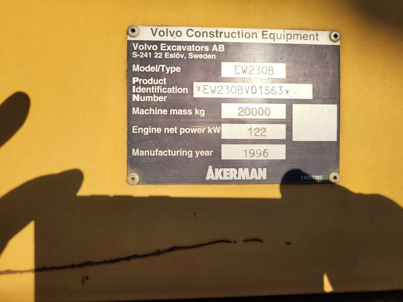 “Retroexcavadora de ruedas Åkerman EW230B – año 1996 – buen estado – lista para trabajar”